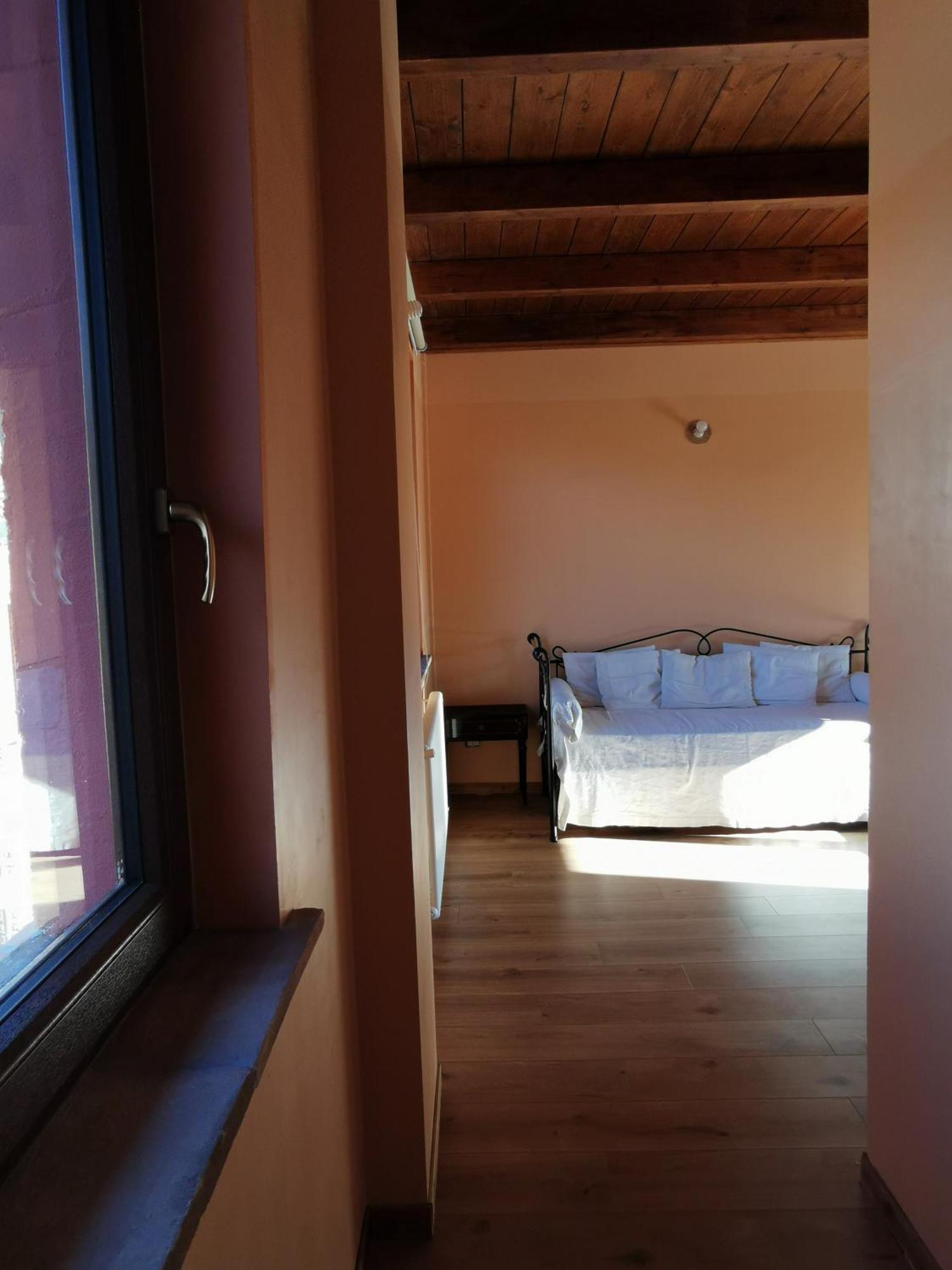 Adagio Guesthouse Caprie ภายนอก รูปภาพ